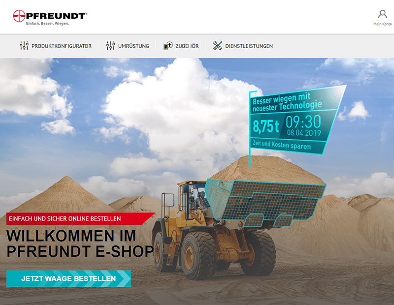 Radlader mit Pfreundt Waage auf Sandhügel, präzise Messdaten auf Bildschirm, Pfreundt E-Shop Willkommenstext.