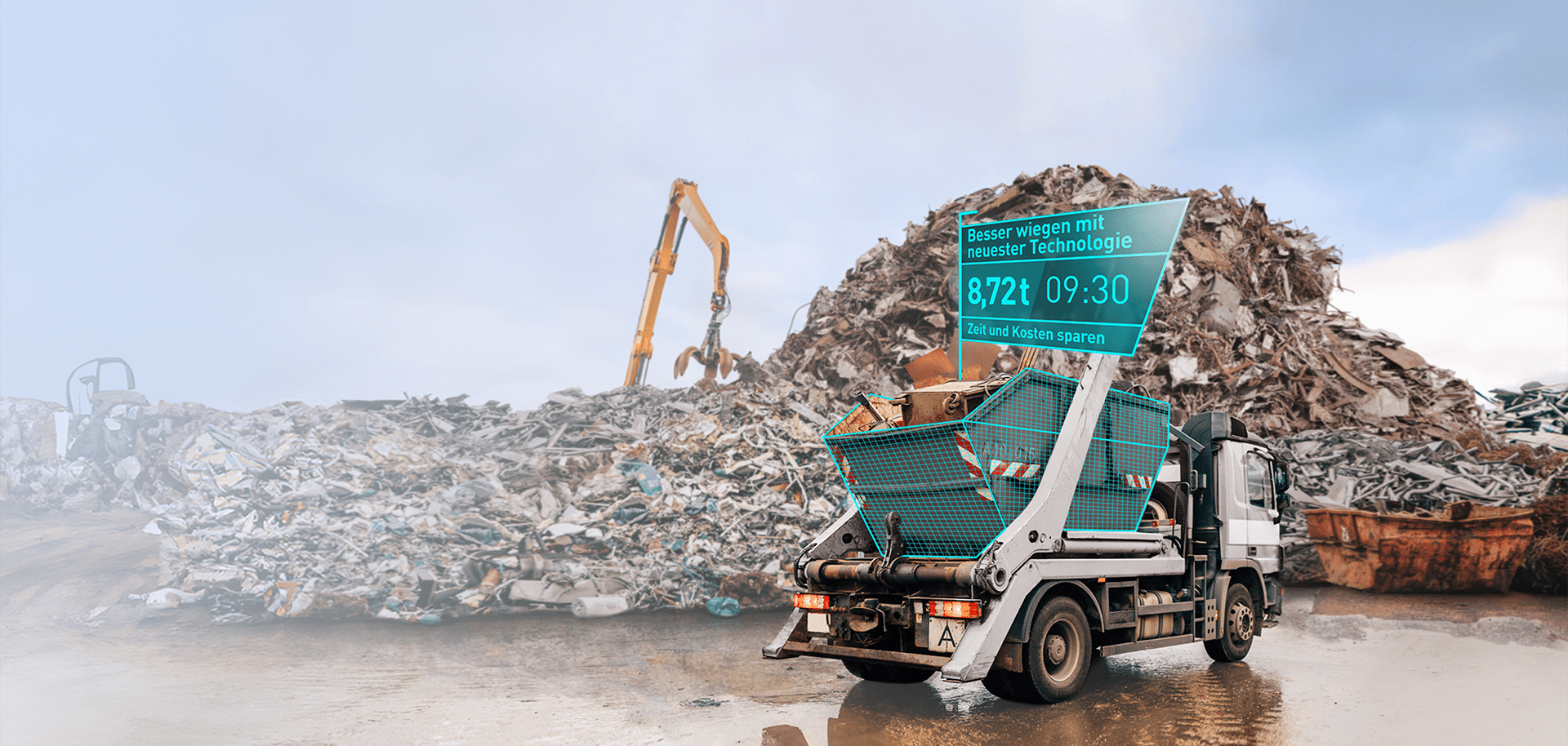 LKW mit integriertem Pfreundt Wiegesystem für präzise Gewichtsmessung auf Schrottplatz. Effizient Zeit und Kosten sparen.