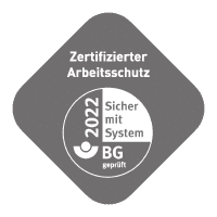 Zertifikat für Arbeitsschutz 2022, Sicher mit System, BG geprüft, Logo auf grauem Hintergrund.